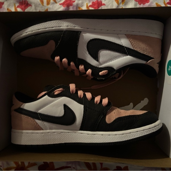 WORN ONCE- Air Jordan 1 Retro Low OG (OS) “Bleached Coral” - Picture 5 of 8